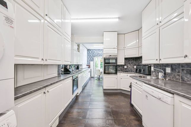 West Avenue, Hendon, London, NW4 5 bed semi