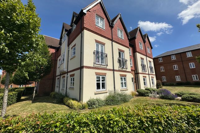 Ferard Corner, Warfield RG42 2 bed flat for sale