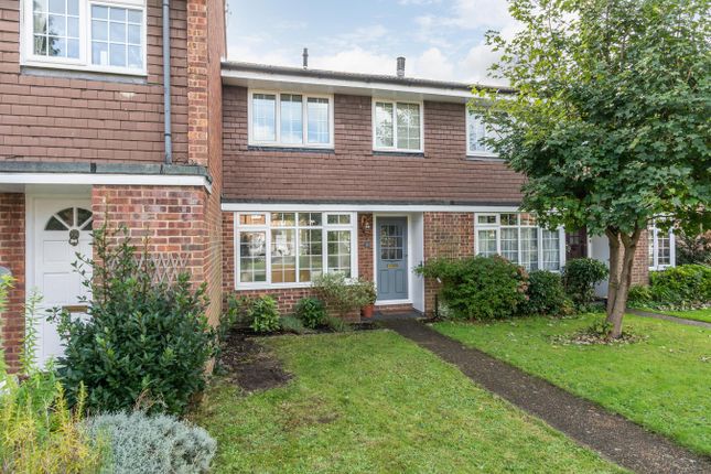 Trenchard Close, Hersham Village, KT12 3 bed terraced house for sale