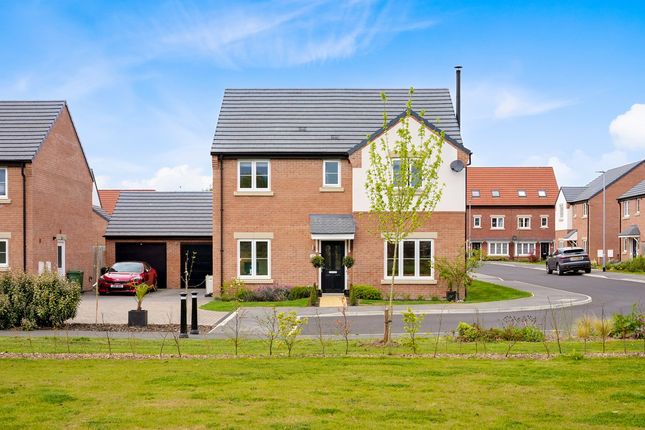 4 bed detached house