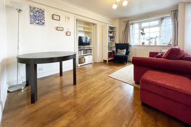 Ashford Road, London NW2 2 bed flat for sale