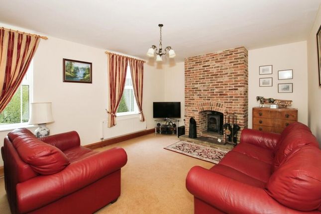 4 bed detached house