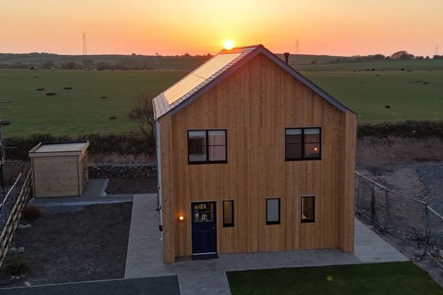 Wellbank Park, Millom LA19 3 bed detached house for sale