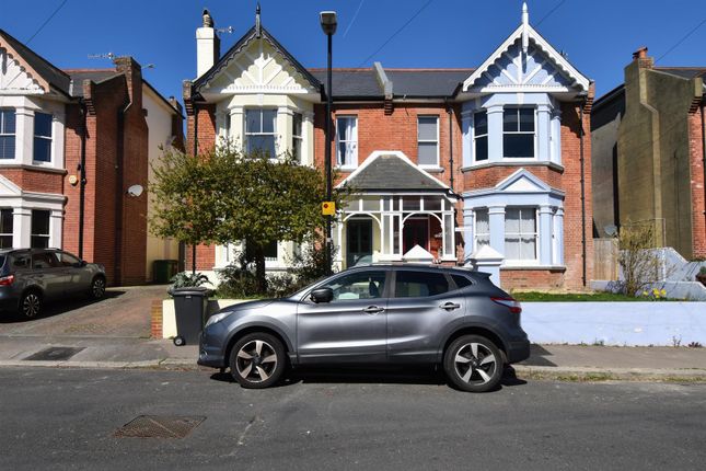 St. Helens Crescent, Hastings 4 bed semi