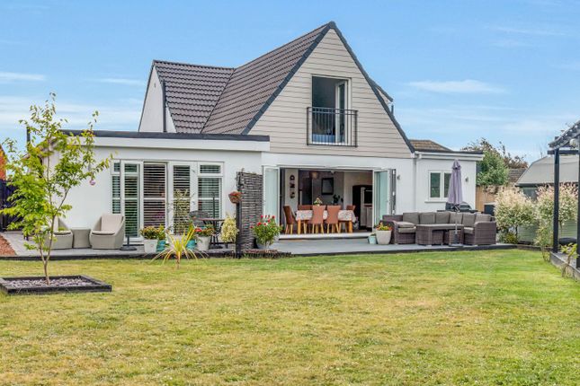 6 bed detached house