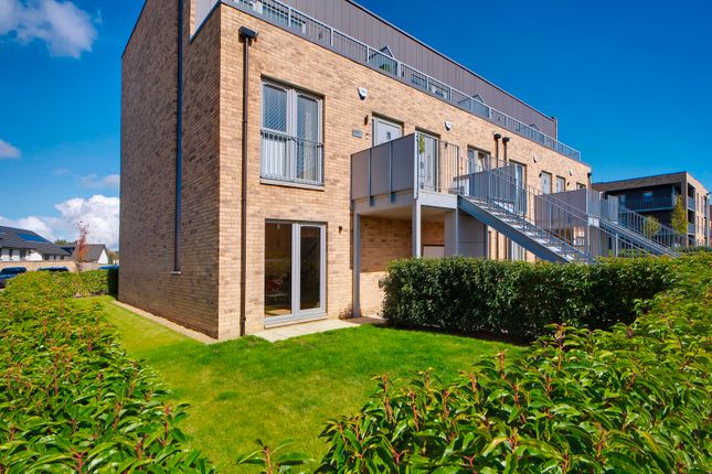 5 Umbrella Pine Terrace, Cammo... 3 bed flat for sale