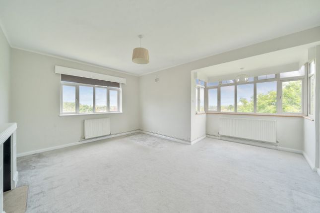 3 bedroom flat for sale
