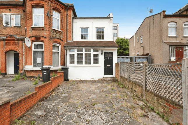 Mansfield Road, ILFORD, IG1 2 bed end of terrace house for sale