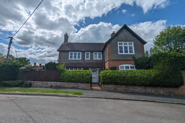 3 bed detached house