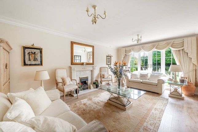 Leavesden Road, Stanmore, HA7 7 bed detached house for sale