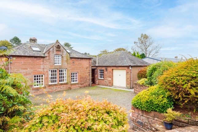 2 bed detached house