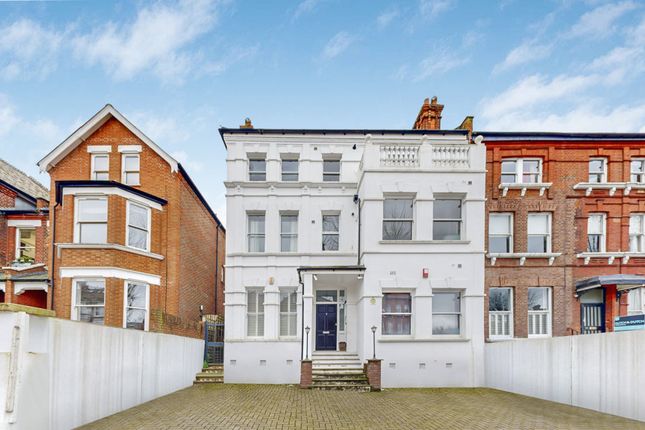 Minster Road, London, NW2 3 bed apartment for sale