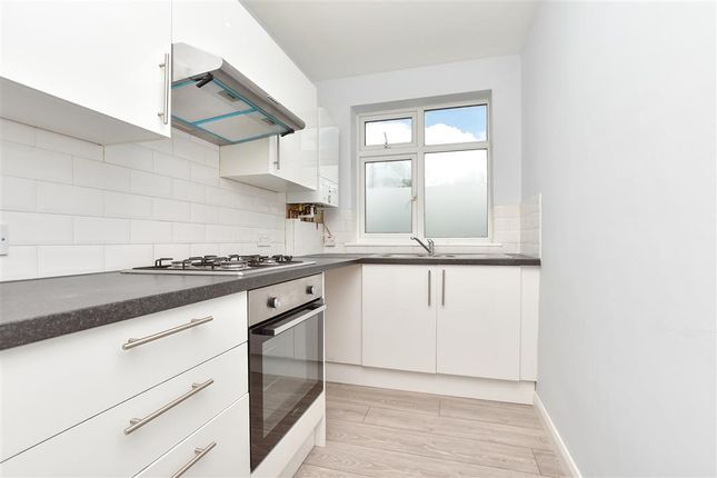 Woodmere Avenue, Shirley, Croydon... 2 bed flat for sale