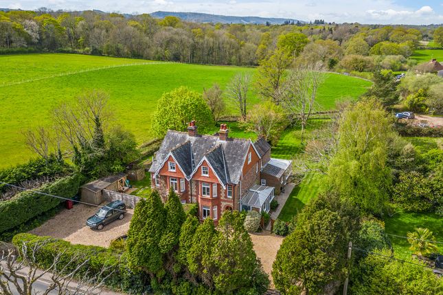 5 bedroom semi-detached house for sale