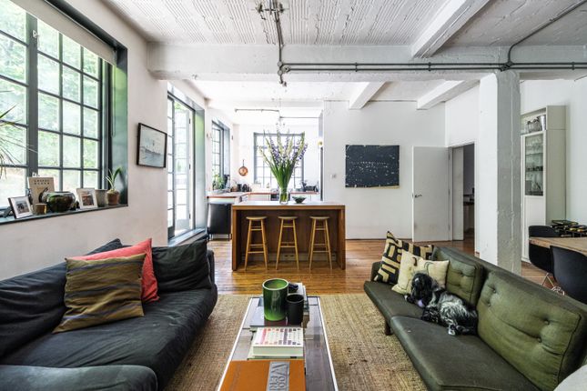 Cobb Street, Spitalfields, Aldgate... 2 bed flat for sale