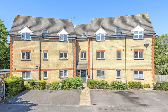 Headingley Close, Basildon, Essex, SS13 2 bed apartment for sale