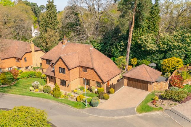 5 bed detached house