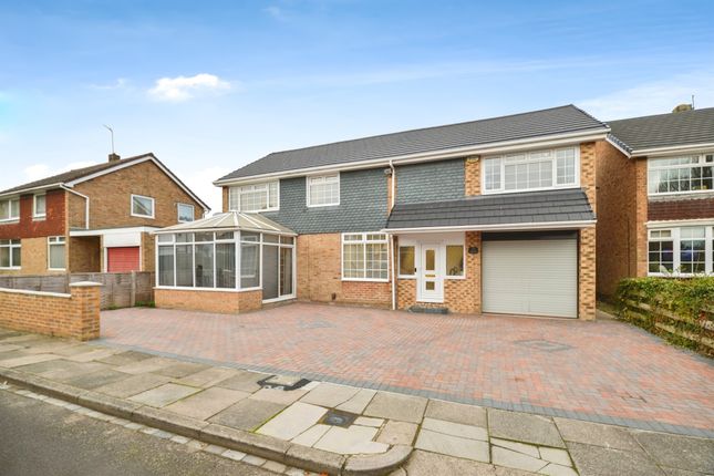 5 bed detached house