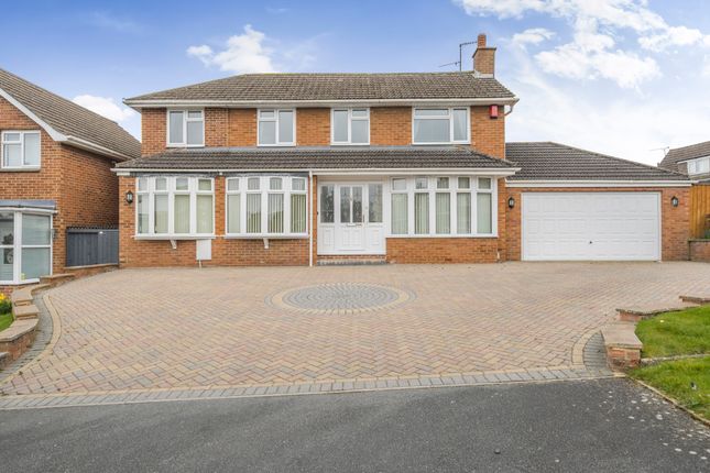 4 bed detached house