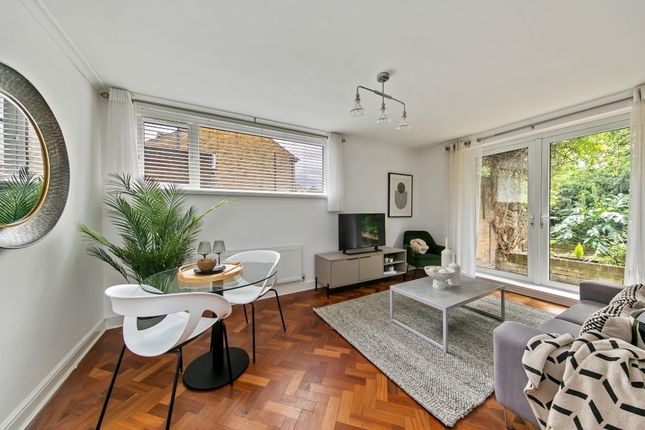 Branstone Court, Branstone Road, Kew... 2 bed flat for sale