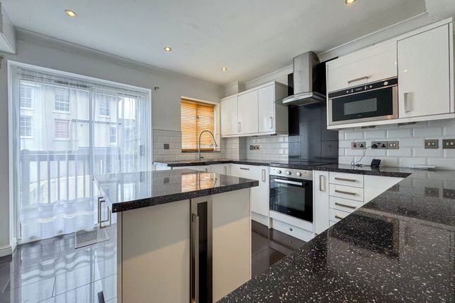 St. Pauls Road, Newton Abbot TQ12 3 bed semi