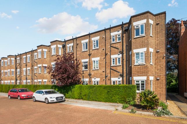 Bushey Road, London SW20 2 bed apartment for sale