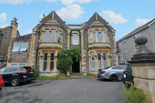 Grove Park Road, Weston