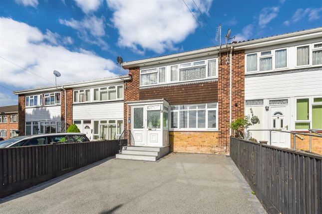 Wool Grove, Andover 3 bed terraced house for sale