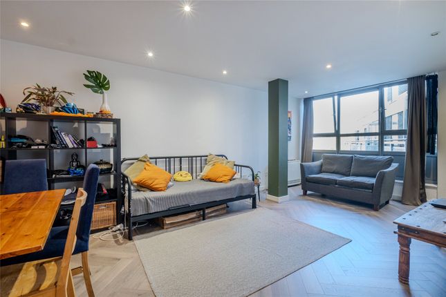 New Park Road, London SW2 1 bed apartment for sale