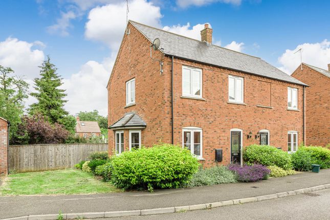 Pearmain Close, Newport Pagnell MK16 2 bed maisonette for sale