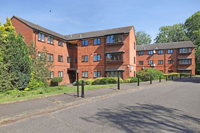 Church Road, Buckhurst Hill, IG9 2 bed apartment for sale
