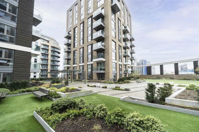 Bridges Court Road, London SW11 1 bed flat for sale