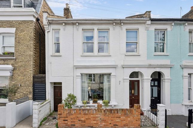 5 bedroom semi-detached house for sale
