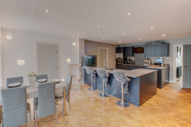 Mill Lane, Solihull B93 4 bed link detached house for sale