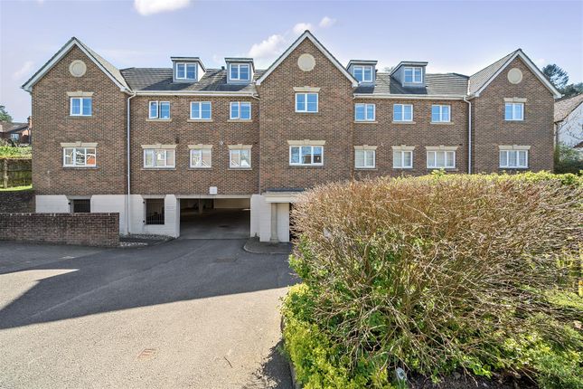 Canvas Court, Kings Road, Haslemere 2 bed apartment for sale
