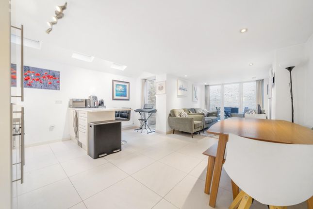 2 bed flat