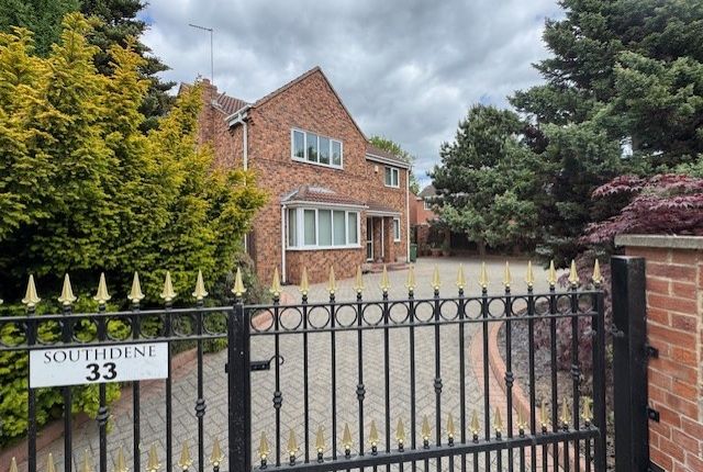 5 bed detached house