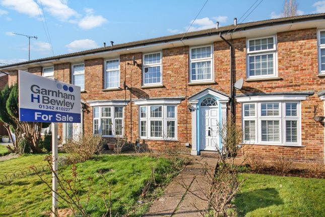 Crescent Road, East Grinstead, RH19 3 bed terraced house for sale