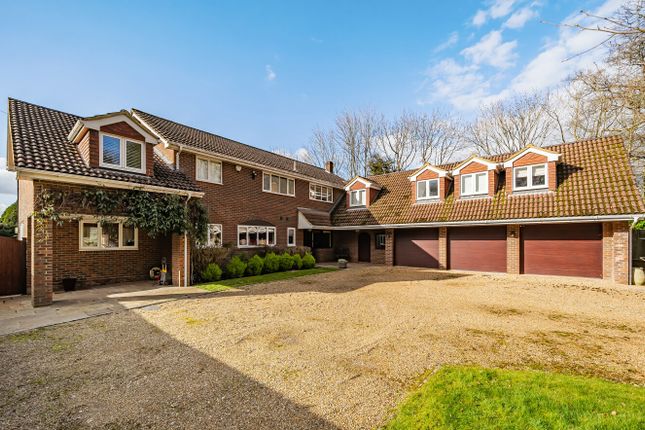 5 bed detached house