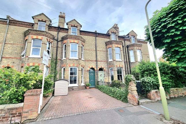 5 bed terraced house
