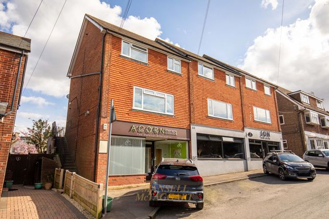 Maypole Road, East Grinstead RH19 3 bed flat for sale