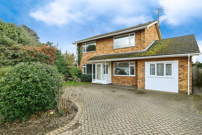 4 bed detached house