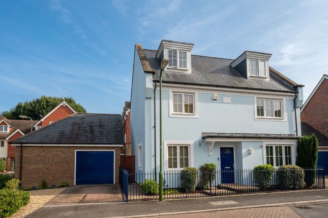 4 bedroom link detached house for sale