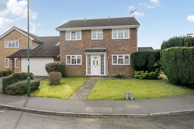 Dean Way, Storrington, RH20 4 bed detached house for sale