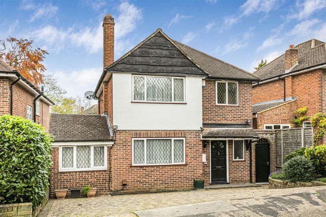 Craigweil Avenue, Radlett 3 bed detached house for sale