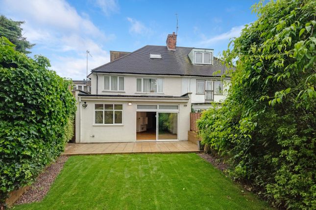 The Vale, London 3 bed apartment for sale