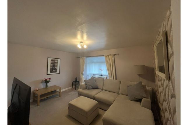 2 bed flat