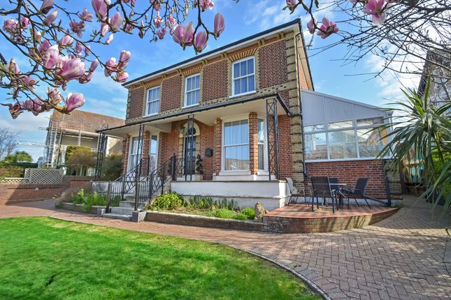6 bedroom villa for sale
