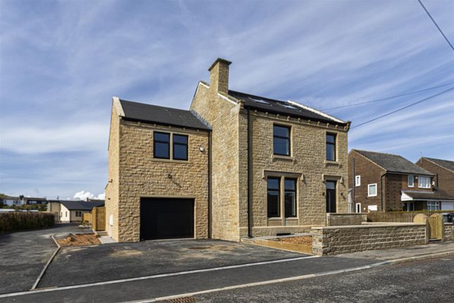 Laund Road, Huddersfield HD3 5 bed detached house for sale