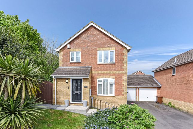 3 bed link detached house